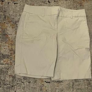 Ann Taylor Bermuda shorts. Khaki size 0.